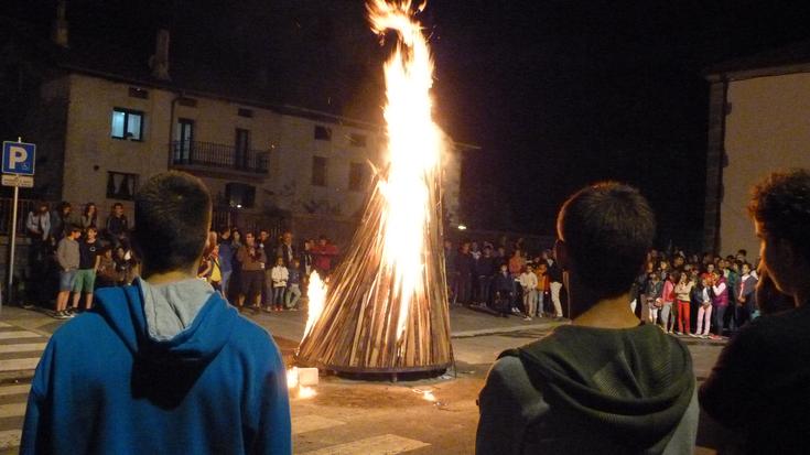 San Joan jaietako txinpartekin piztuko dute sua Urrestillan