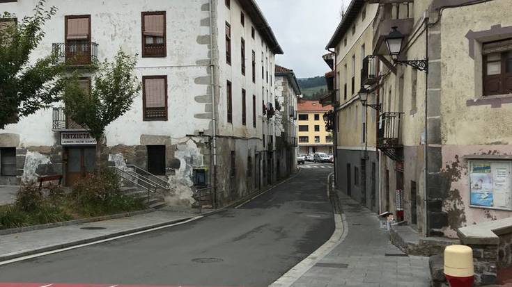 Herri sarreran geldituko dira autobusak Urrestillan, sanjuanek iraun bitartean