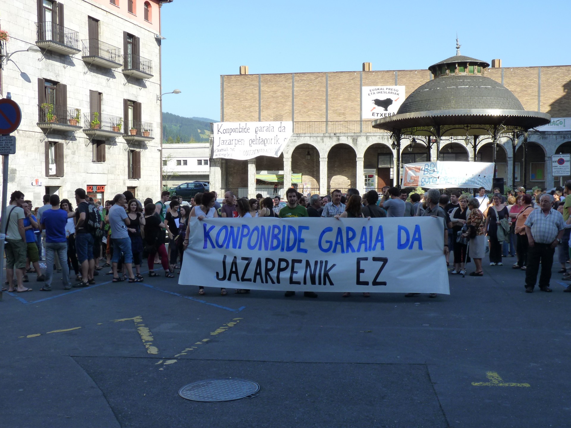Jazarpenen kontra, elkarretaratzea