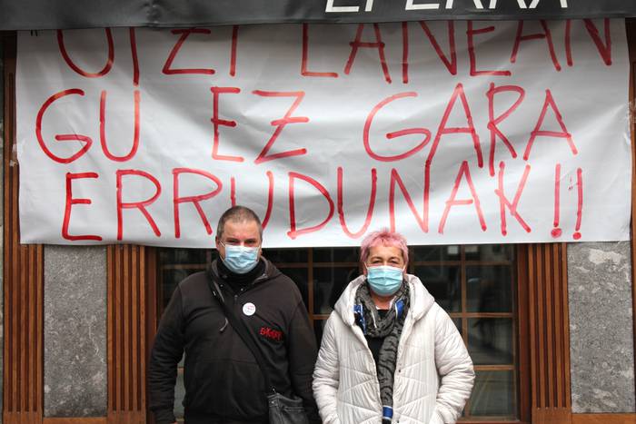 "Kalte ordainak nahi ditugu, eta lan egiteko aukera, besteek bezala"