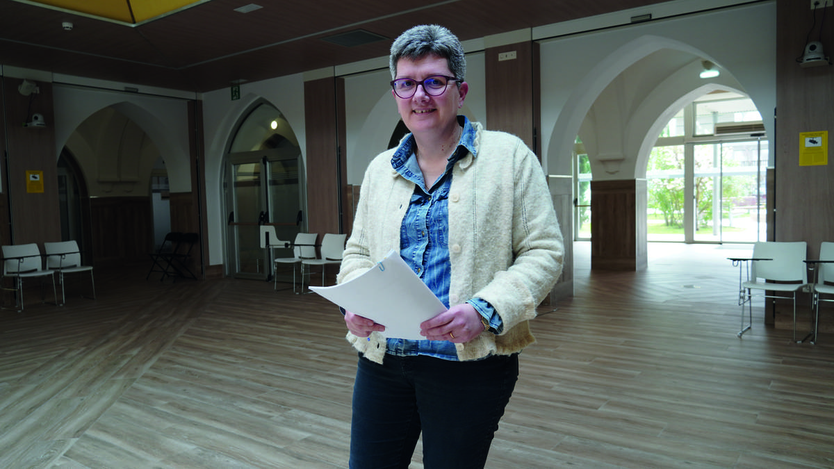 Luzia Alberro: "Erlijio bati publikoki uko egiten ari zara; hori gauza serioa da"