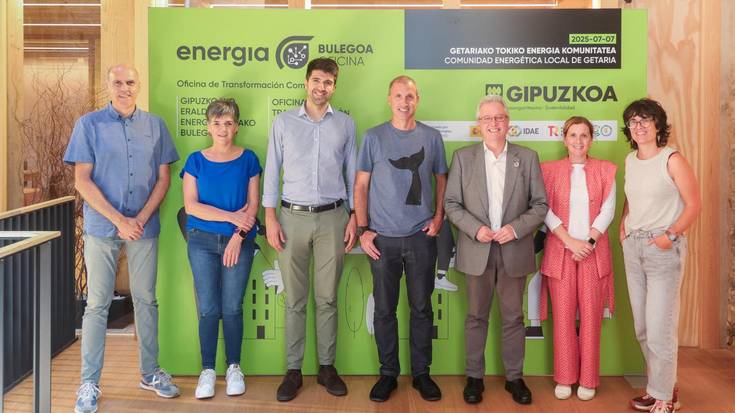 Getariarrak hasi dira iaz instalatutako 338 eguzki plaken onurak jasotzen