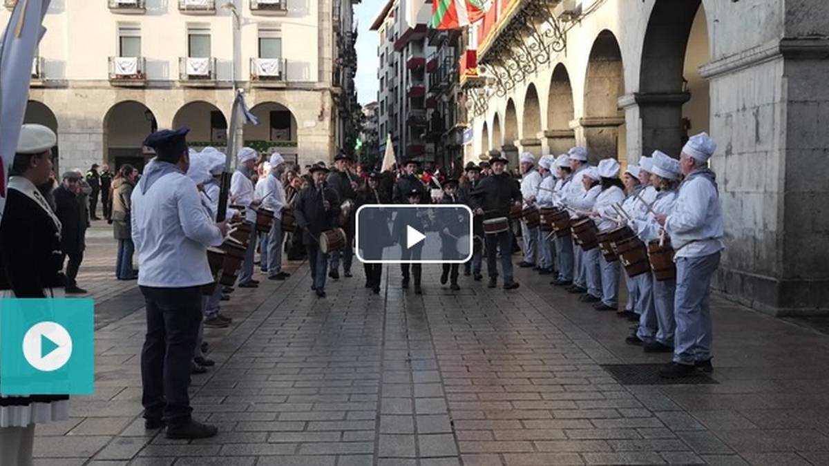 Lehen eguzki printzekin, eguneko aurreneko danbor hotsak
