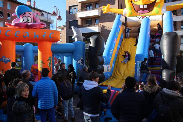 Olentzeroren jaia Santuiturri plazan, Zarautzen