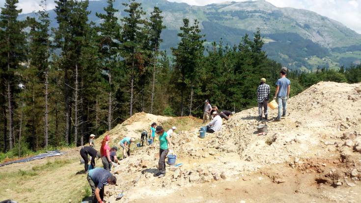 Munoaundi herri harresitura bisita gidatua egingo dute, zapatuan