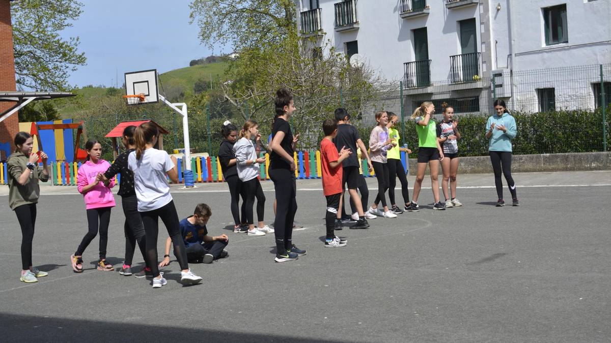 Aizarnazabalgo udalekuetan begirale lanetan aritzeko izena eman daiteke