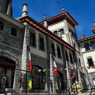 Bisita gidatua Mendietxe museoan