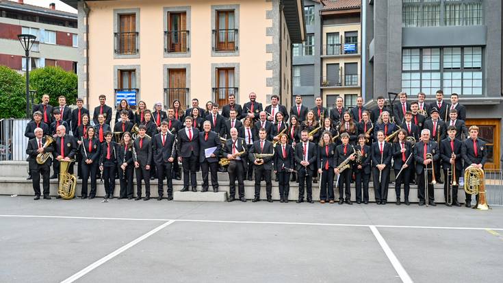 Zestoako eta Elizondoko musika bandak, berriro elkarrekin