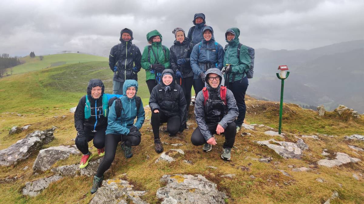 Eguraldi makurrari aurre eginez lotu dituzte mendizaleek Zestoa, Santa Engrazia eta Sañoa