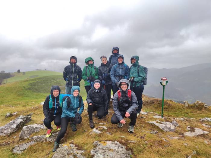 Eguraldi makurrari aurre eginez lotu dituzte mendizaleek Zestoa, Santa Engrazia eta Sañoa