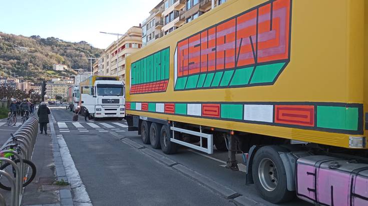 Elkartasun karabana Saharako errefuxiatuen kanpalekuetara bidean da