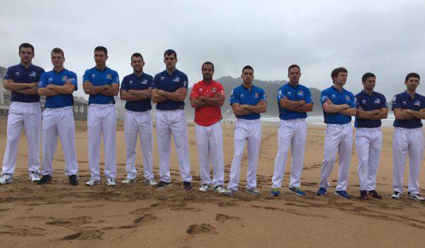 Lau t'erdiko pilota txapelketa aurkeztu dute Zarautzen