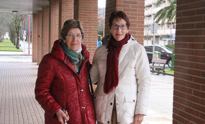 Marixabel Ezenarro eta Mari Kruz Etxeberria: «Pentsioen borrokak gizarte osoarena izan behar luke»