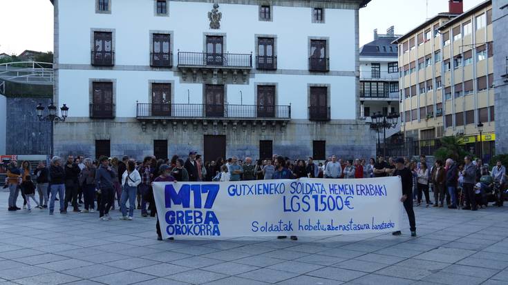 Elkarretaratzearekin amaitu dute greba eguna Azkoitian
