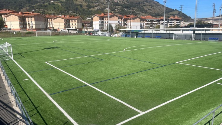 Garmendipeko goiko futbol zelaia, prest