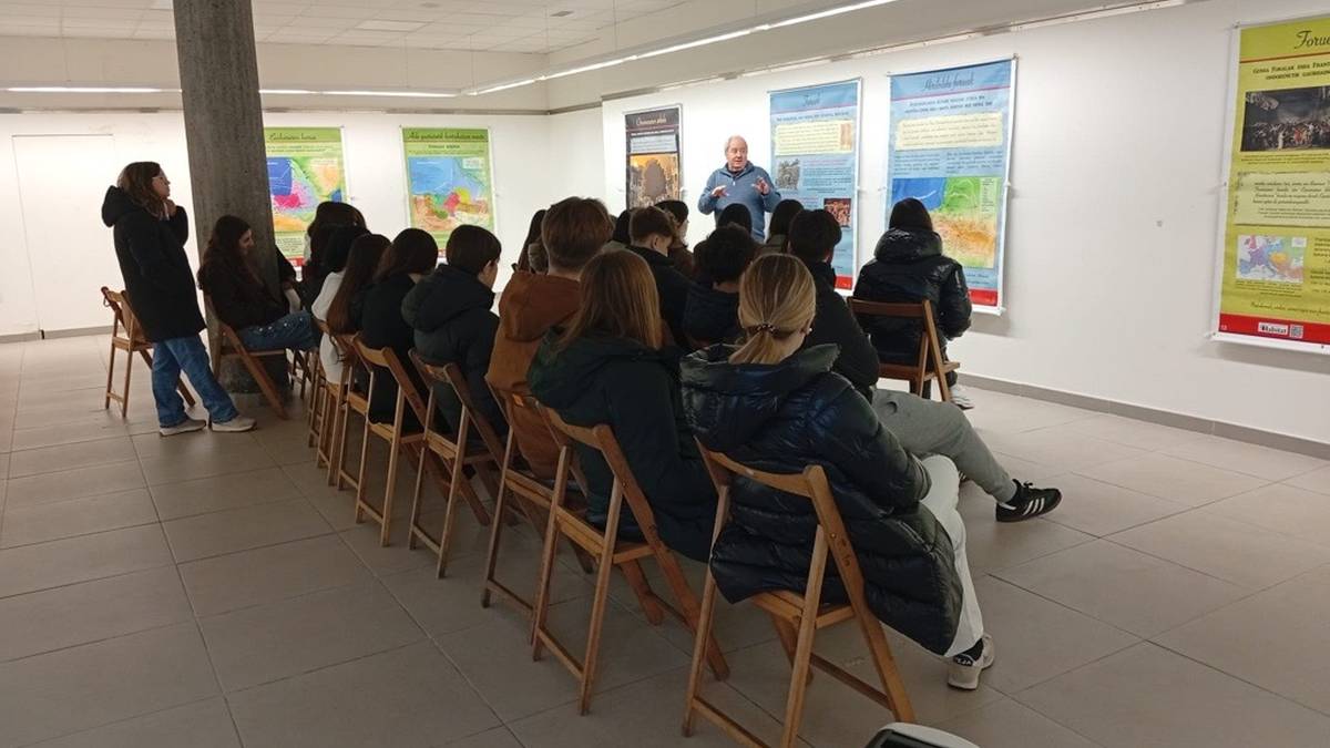 Bueltan da 'Habitat. Ezkutatu diguten historia' erakusketa