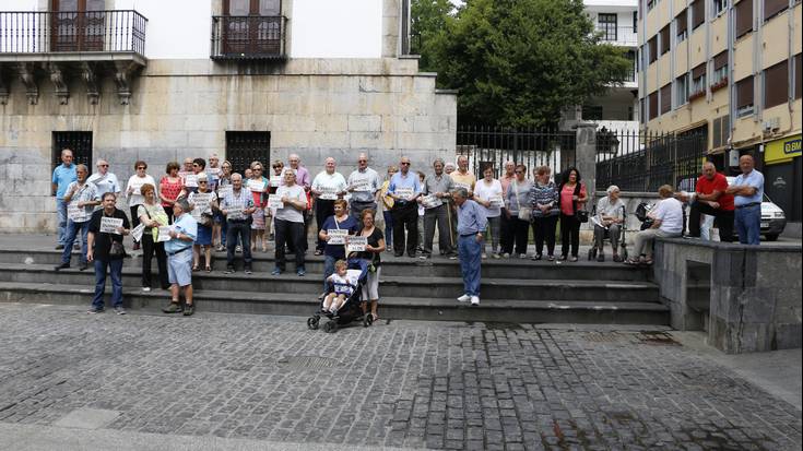 «Pentsioen duintasuna» eskatzeko elkartu dira pentsiodunak beste astelehen batez