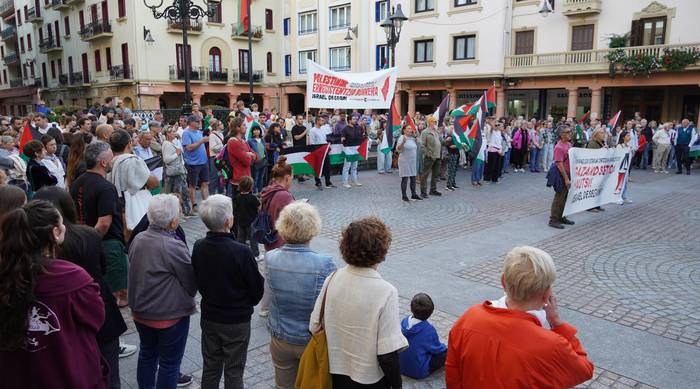 Lege Zaharren Enparantza beste behin bete da Palestinari elkartasuna adierazteko