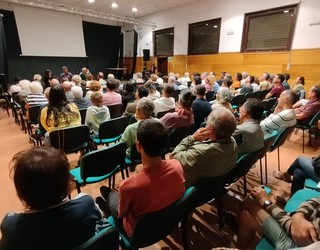 Jendetza elkartu da 'Los últimos pastores' dokumentala ikustera