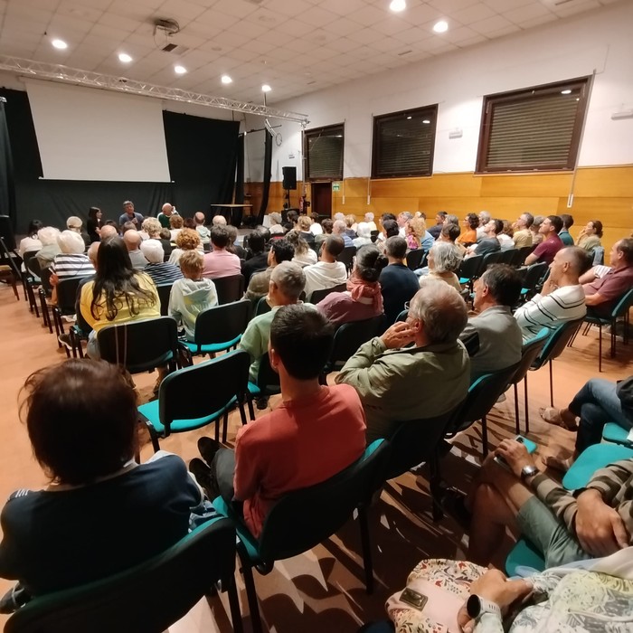 Jendetza elkartu da 'Los últimos pastores' dokumentala ikustera