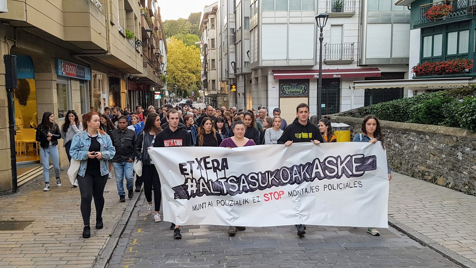 Altsasuko gazteen askatasuna eskatu dute gaur Zumaian