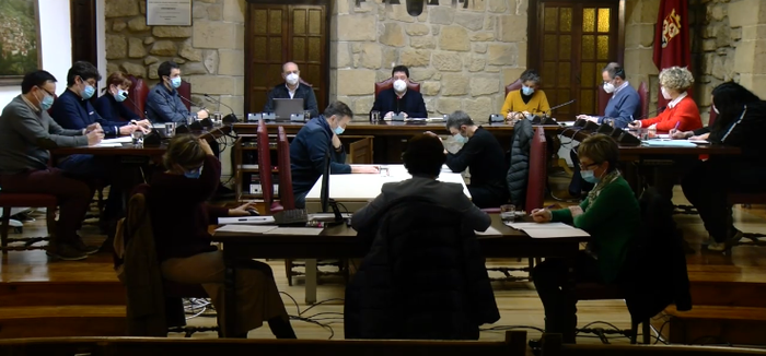 Azken asteetako gertakarien harira, "Euskal Poliziari begirunea eta babesa" adierazteko mozioa onartu du Zarauzko Udalbatzak