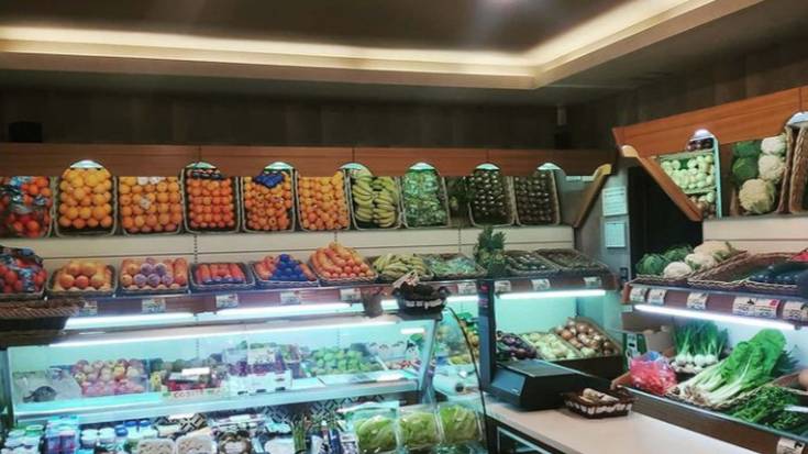 Gerezi fruta-dendak gaur itxiko ditu ateak 32 urtez lanean egon eta gero