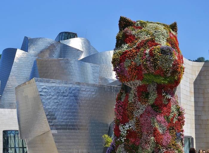 Emakumeen Etxeak arte irteera antolatu du Guggenheim museora  hilaren 11rako