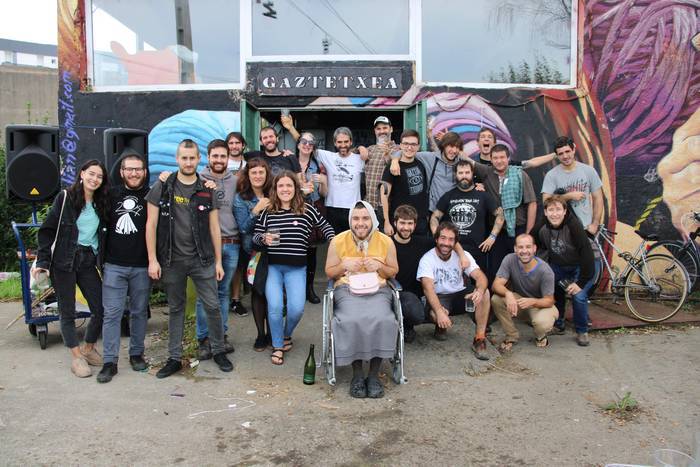 Bideoa: Putzuzulo gaztetxearen 14. urteurreneko brindisa
