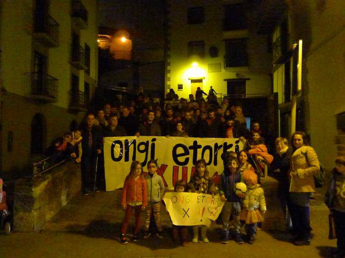 Patxi Uranga preso oriotarra Picassenteko espetxera eraman dute, alaba jaioberria ezagutu dezan