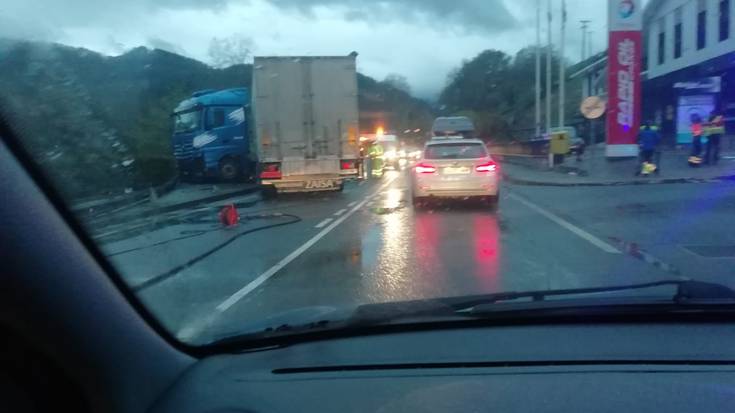 Istripua izan da Loiola parean, eta ilara ikaragarriak sortu dira