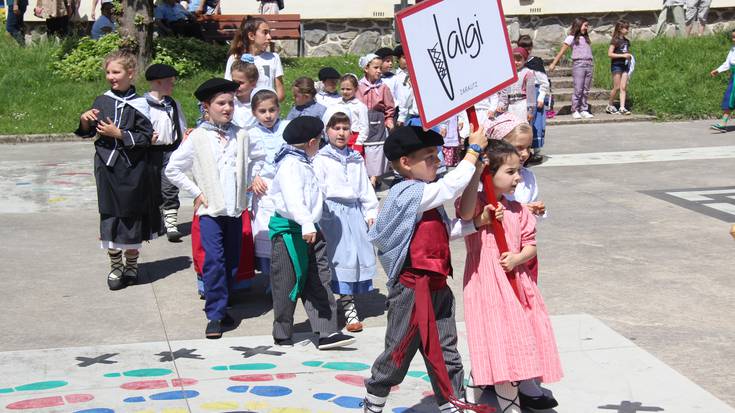 Jalgi Dantza Taldean izena eman daiteke