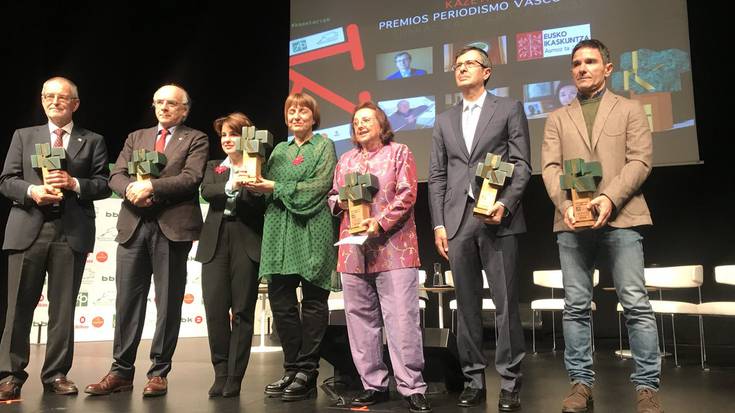 Joxe Mari Iriondoren "ibilbide profesional bikaina" saritu dute Euskal Kazetaritza Sarietan