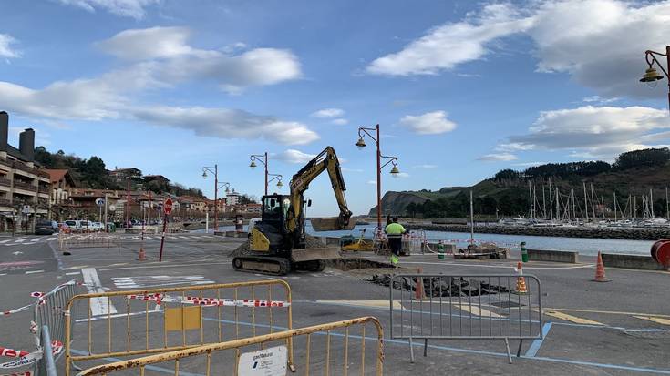 Asteburuan ere ez dira moilara sartuko Lurraldebuseko autobusak