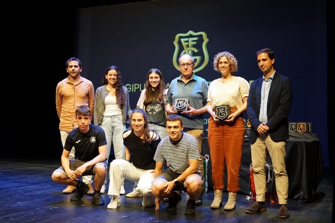Kiroltasunaren saria jaso du Anaitasunako Ohorezko Kadeteen taldeak