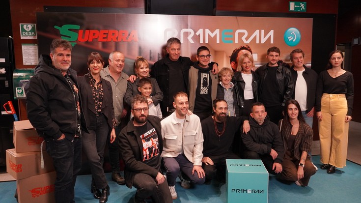 Soreasu antzokia goraino beteta estreinatu dute 'Superra' telesaila