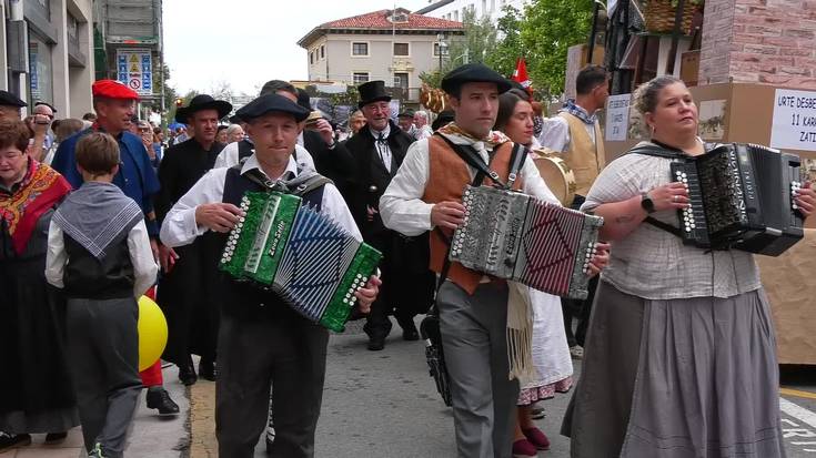 Irudi ederrak utzi ditu Euskal Jai Eguneko eguerdiak