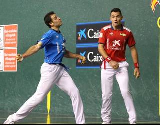 Zehaztu dute zer pilotarik jokatuko duten santelmoetako esku pilota jaialdia