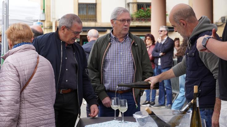 Txakolinaren aitzakian, topa