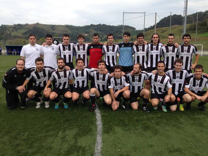 Berdaitz Landa (futbol entrenatzailea): “Biharko partidua garrantzitsua da, taldeak irabazteko gosez jarraitzen duela baieztatzeko”