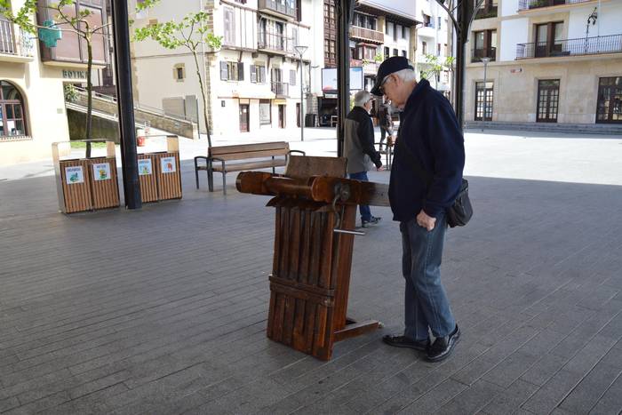 Matraka kalez kale ibiliko dute bihar goizean