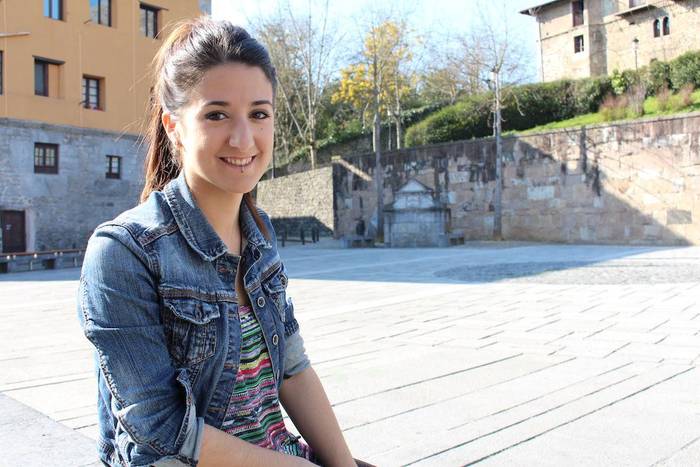 «Kalera atera, parte hartu eta Azkoitiari bizia eman nahi diogu gazteok»