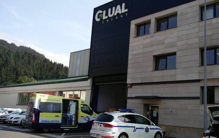 Langile bat hil da istripuz Azpeitiko Glual Energy enpresan