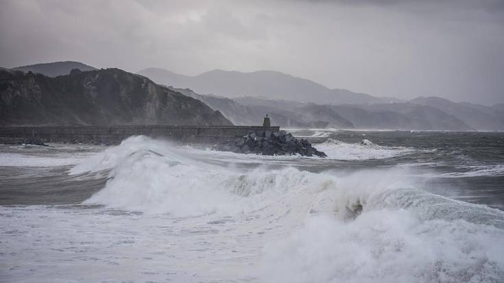 Argazkiak: Itsasoa handitzen denean 