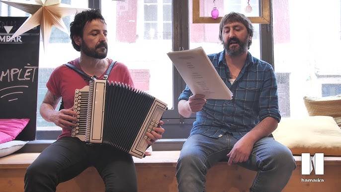 Eskuragai daude Xabi Solanoren eta Jon Garmendiaren 'Bidasoatik harago' ikuskizunerako sarrerak