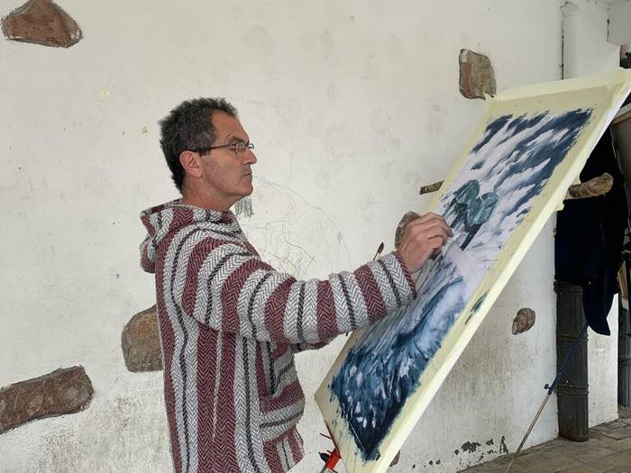 Zumaiako parajeak mihise gainera eraman dituzte kaleko pintura lehiaketan