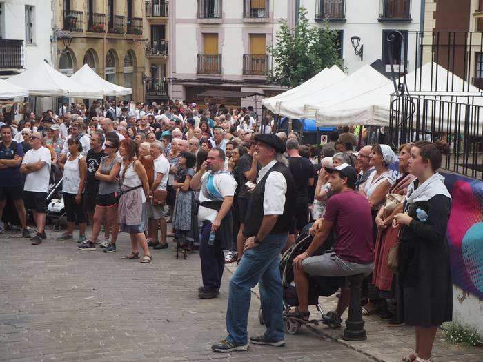 Euskal Jai egunean lagundu nahi duten taldeek uztailaren 10era arte eman dezakete izena