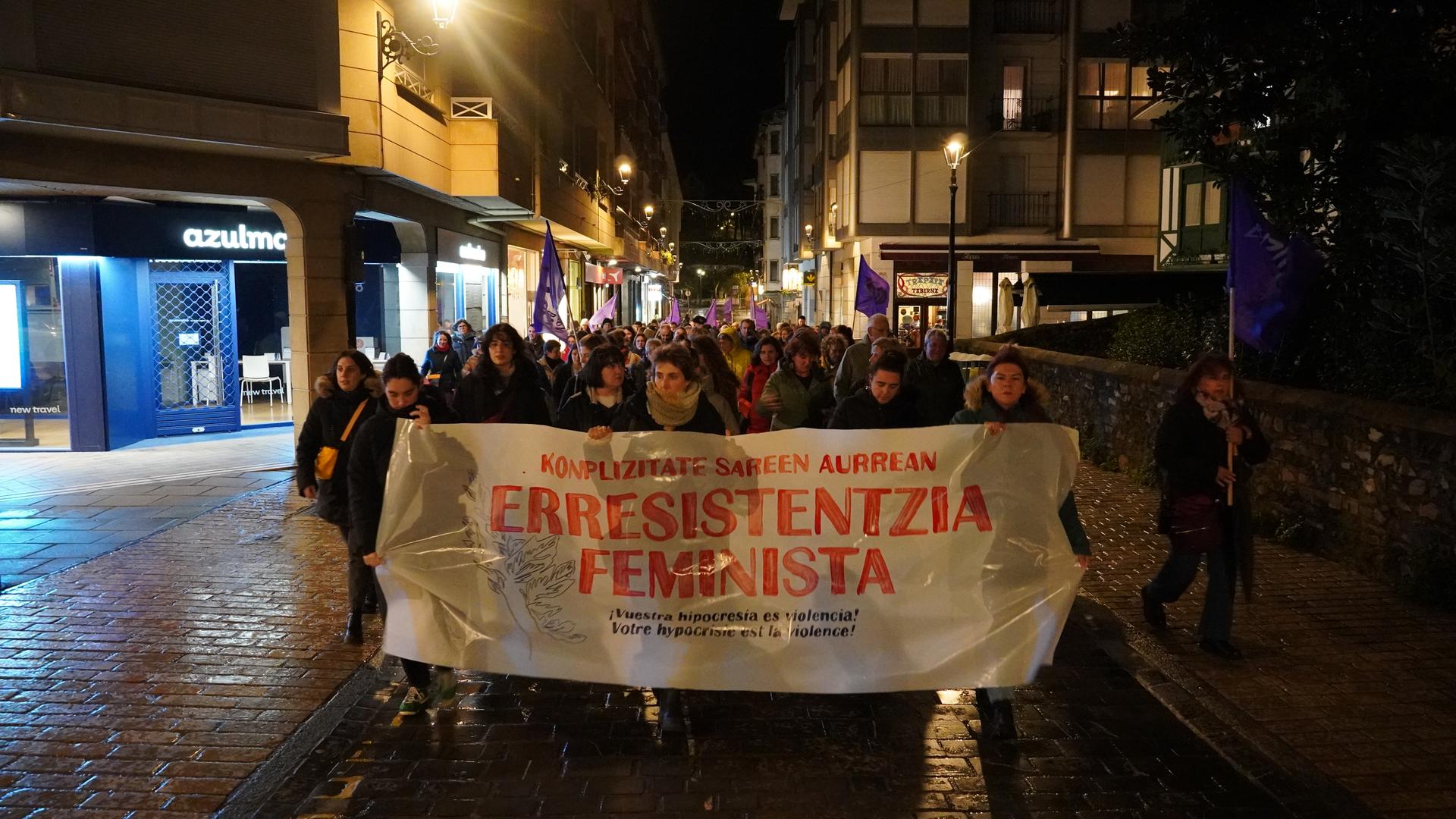 Zestoako sei auzipetuei babesa adierazi die Zumaiako Mugimendu Feministak eta mobilizatzera deitu du
