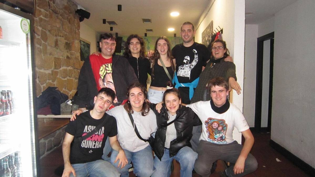 Formakuntza nahiz aisialdia, Independentzia Eguna aldarrikatzeko