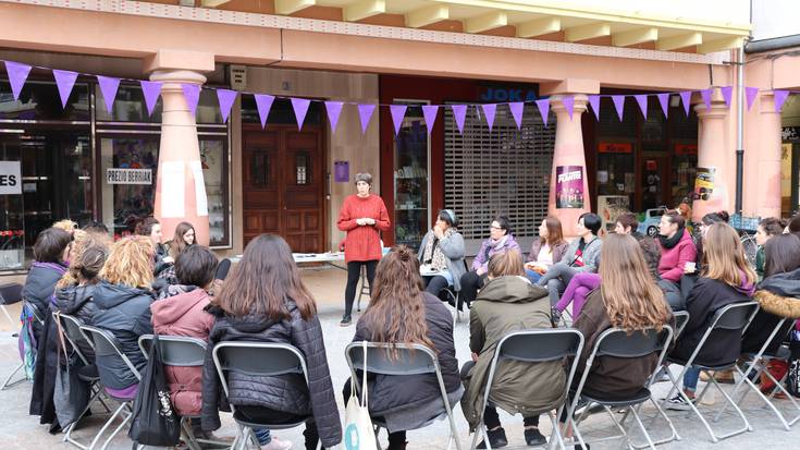 Atzeratu egin dute Bilgune Feministaren ostiraleko kafe tertulia